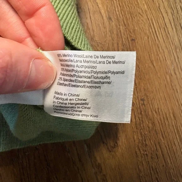 Brooks Brothers Mens Large Green Extra Fine Italian Merino Wool V-Neck Sweater - Picture 7 of 8